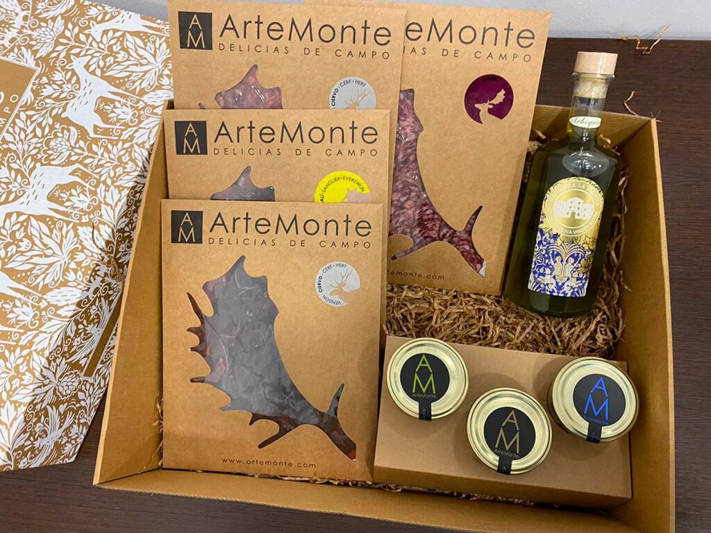 Cestas De Navidad Lote 5 Surtido De Jaen Aceito Y Artemonte 1.jpg